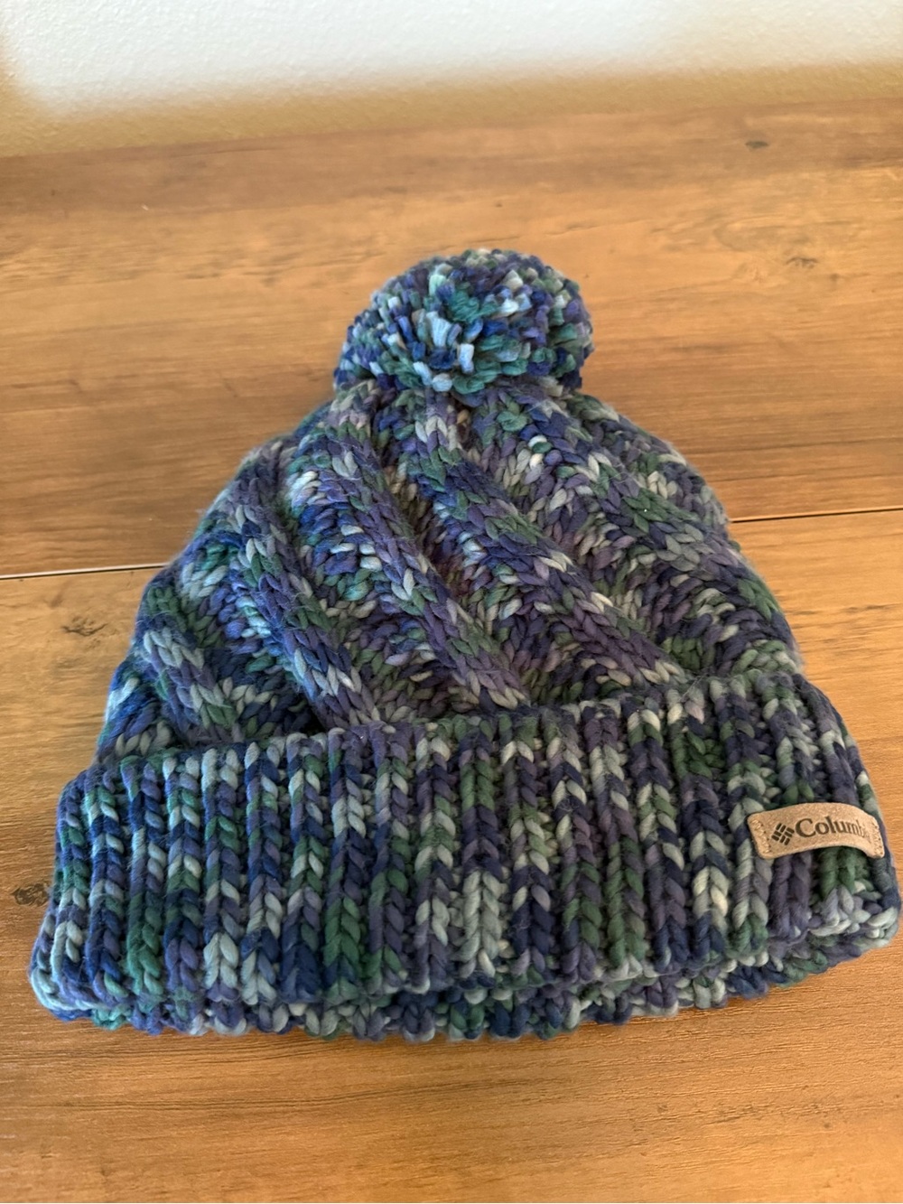 Columbia Women’s Blue/Green Multicolor Knit Pom Beanie w/ Fleece lining NWOT